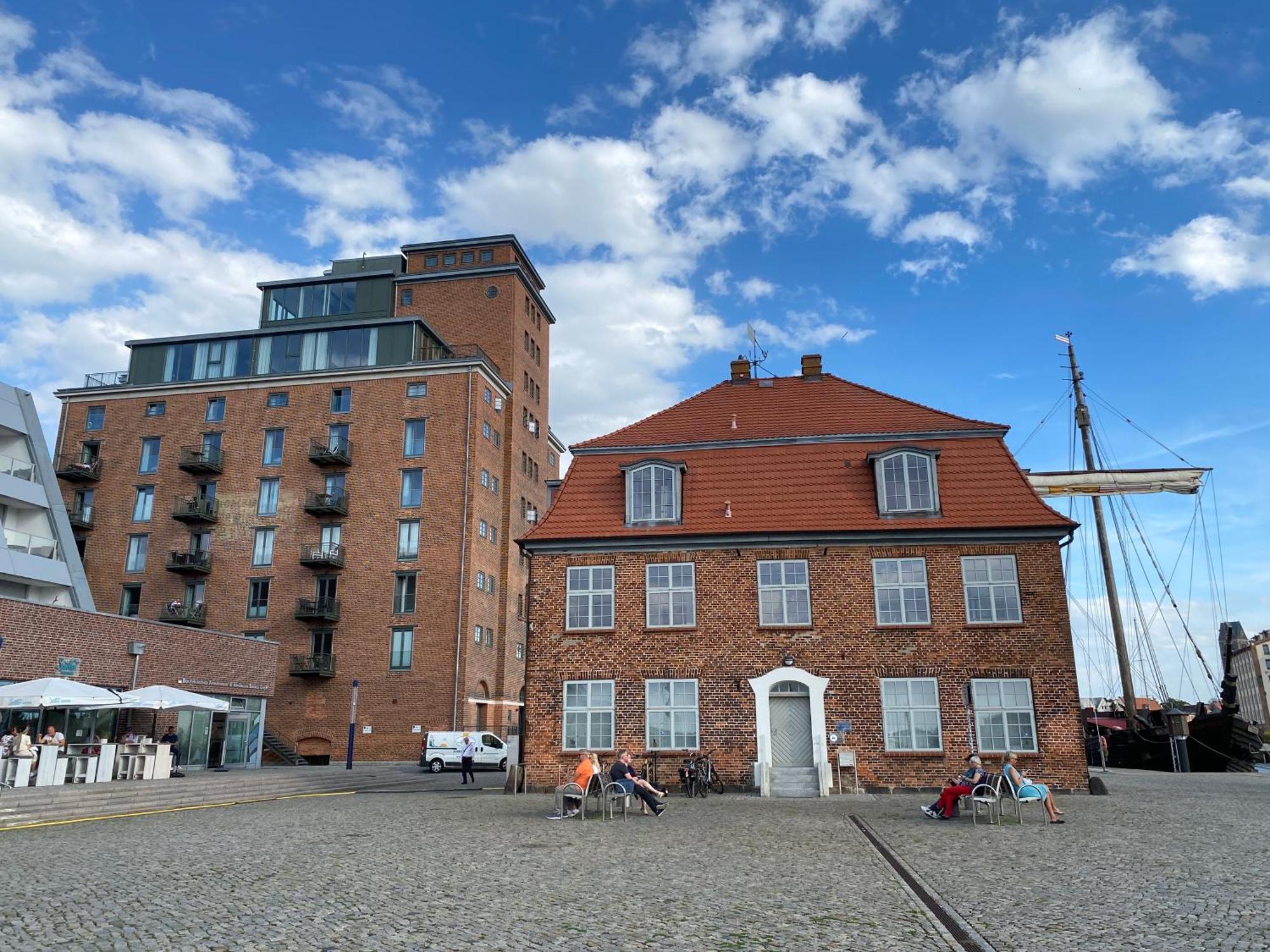 Meerblick, Balkon Und Private Sauna Im Historischen Getreidespeicher Висмар Экстерьер фото